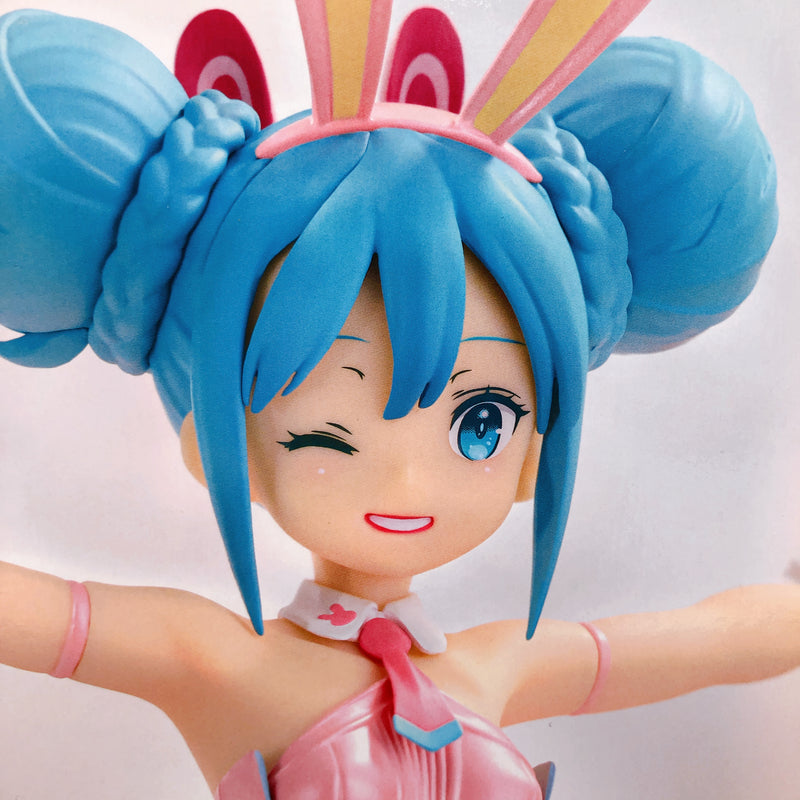 Hatsune Miku Wink Pearl Pink ver. BiCute Bunnies Figure [FuRyu]