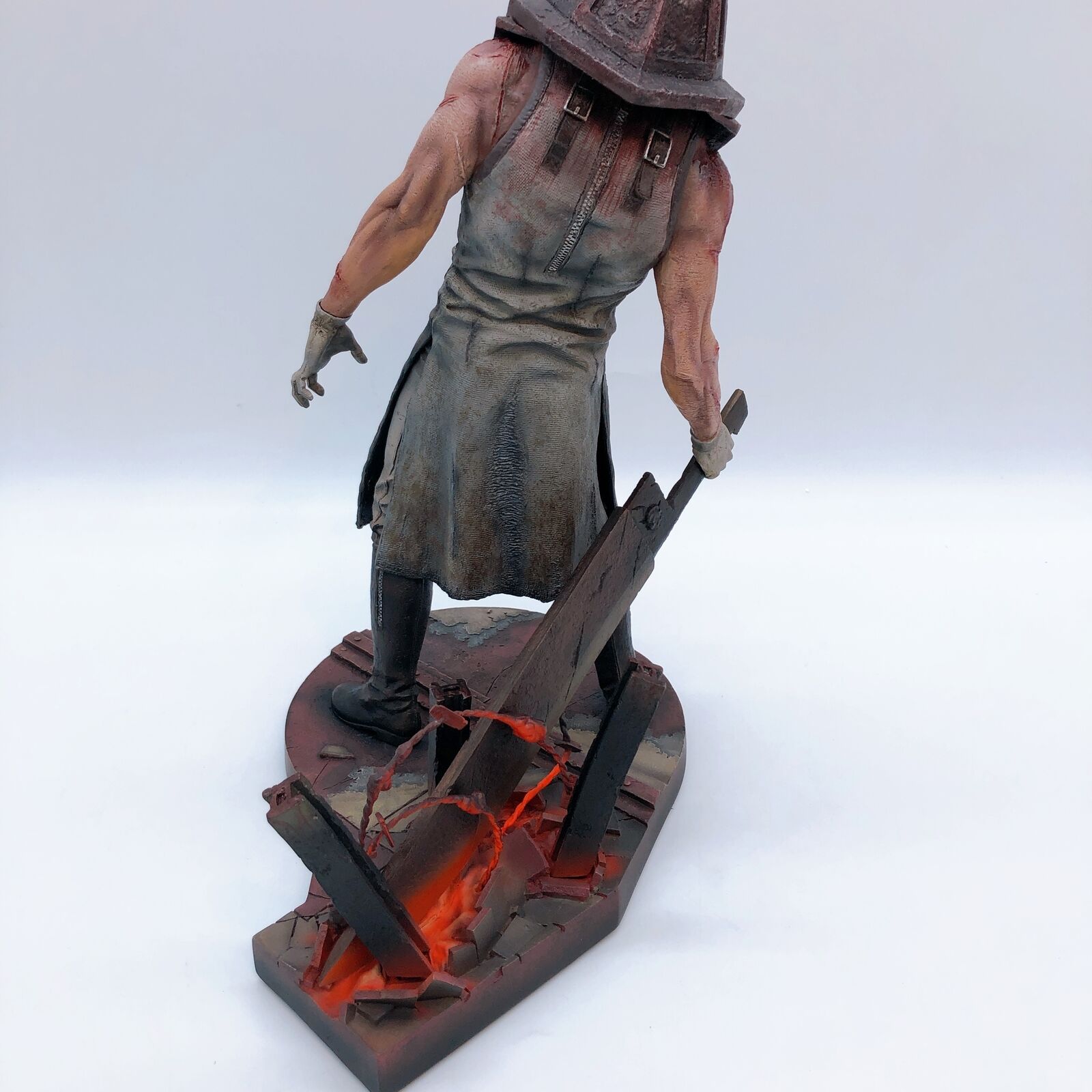 Silent Hill X Dead by Daylight The Executioner 1/6 Scale