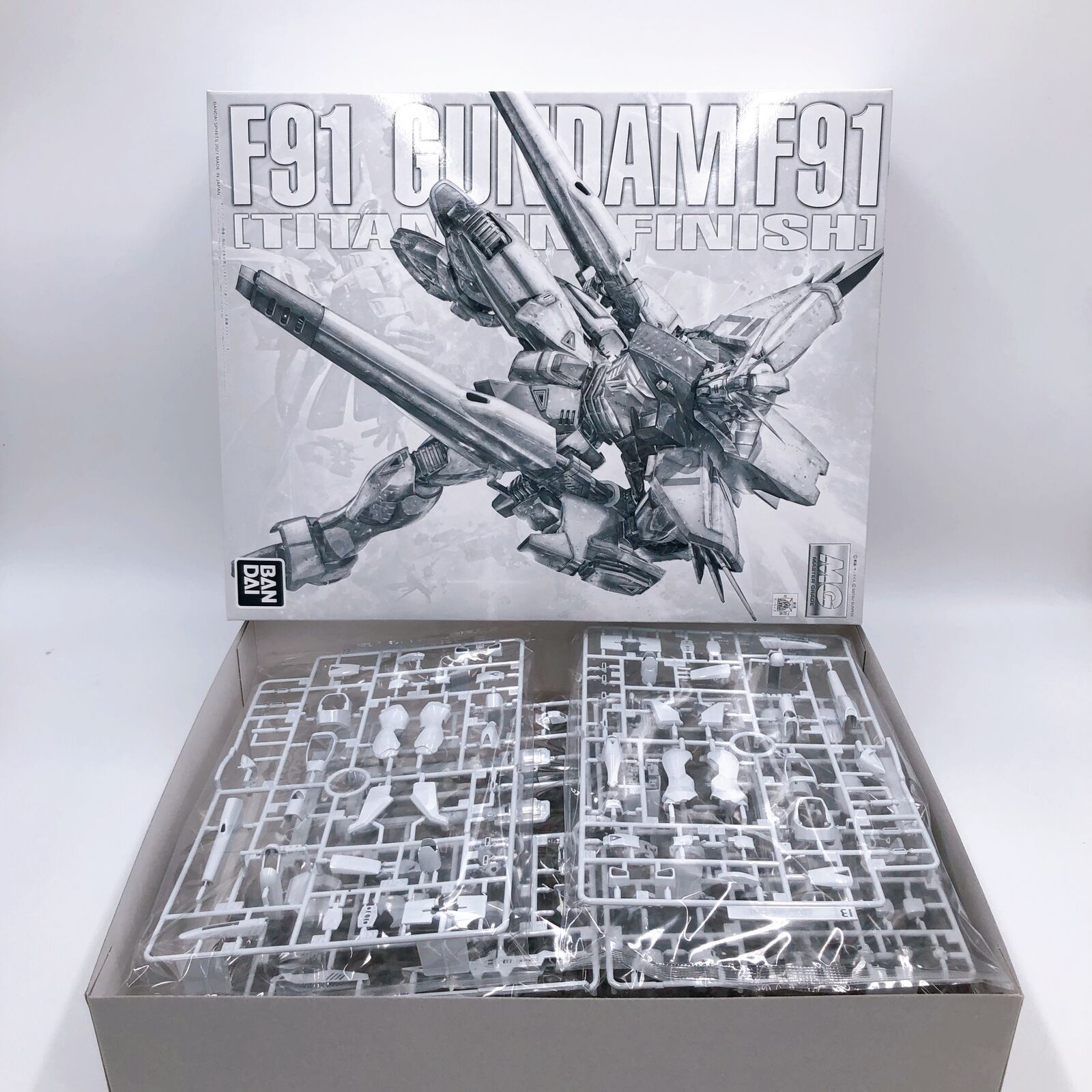 MG 1/100 Gundam F91 Ver.2.0 [Titanium Finish] [Premium Bandai]