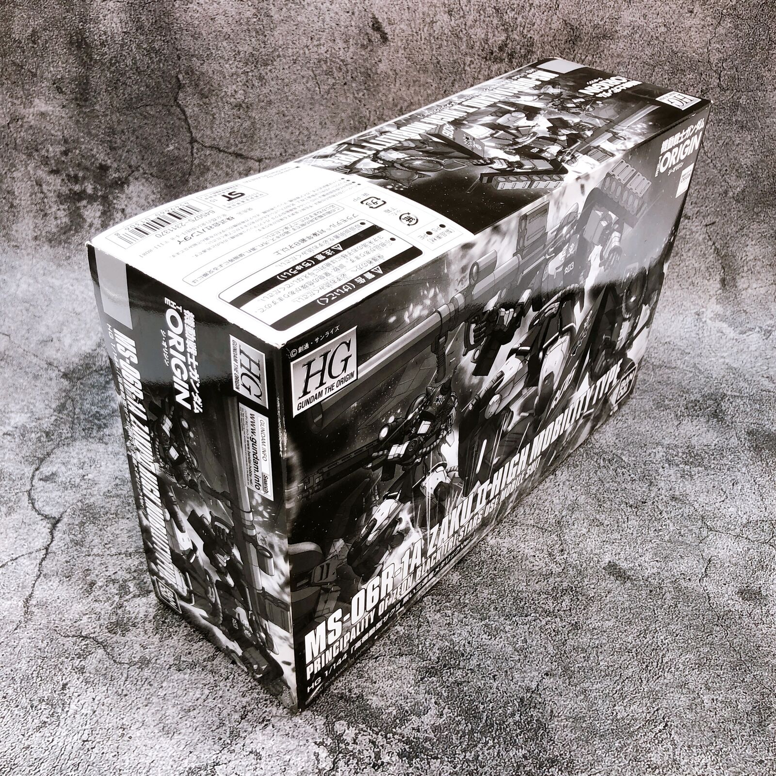 HG 1/144 Zaku II High Mobility Type Black Tri-Stars Metallic Ver. (Mobile Suit Gundam The Origin) Event Limited