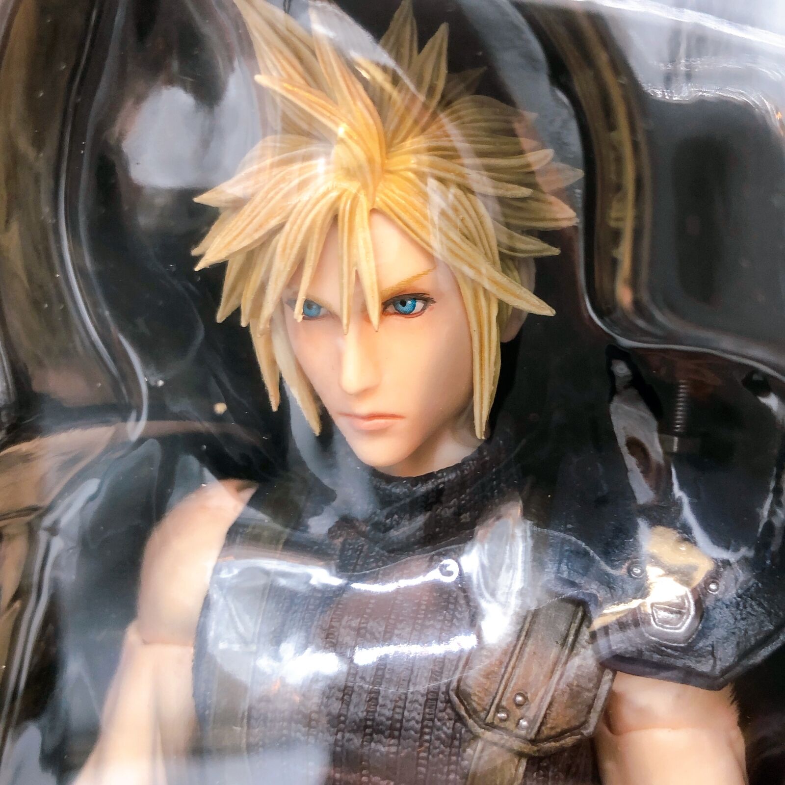 FINAL FANTASY VII REMAKE Cloud Strife Play Arts Kai No.01 [Square Enix]