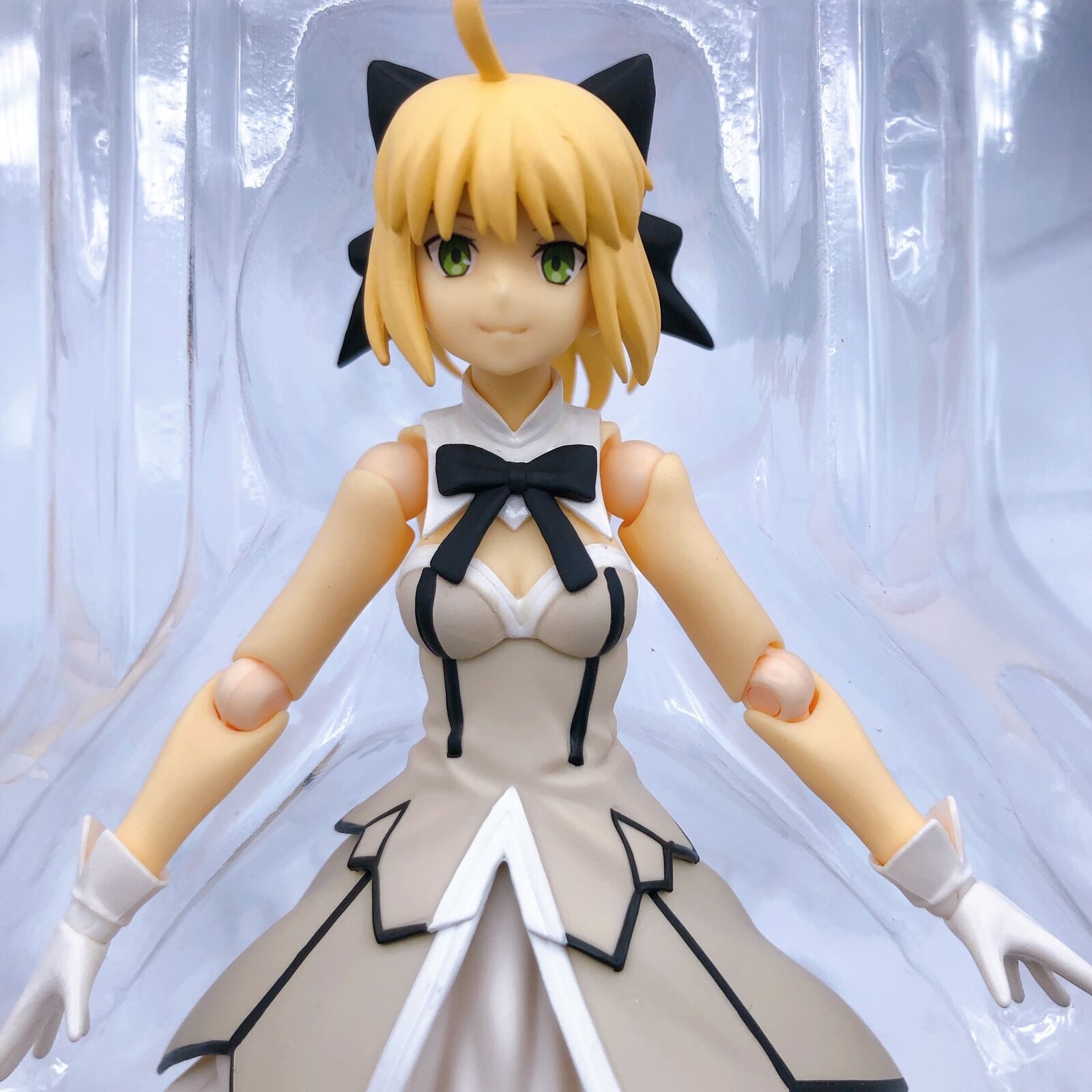 Figma EX-038 Fate/Grand Order Saber/Artoria Pendragon (Lily) 3rd Ascension Ver. Winter WF2017 ＆GOOD SMILE ONLINE SHOP Limited [Max Factory]