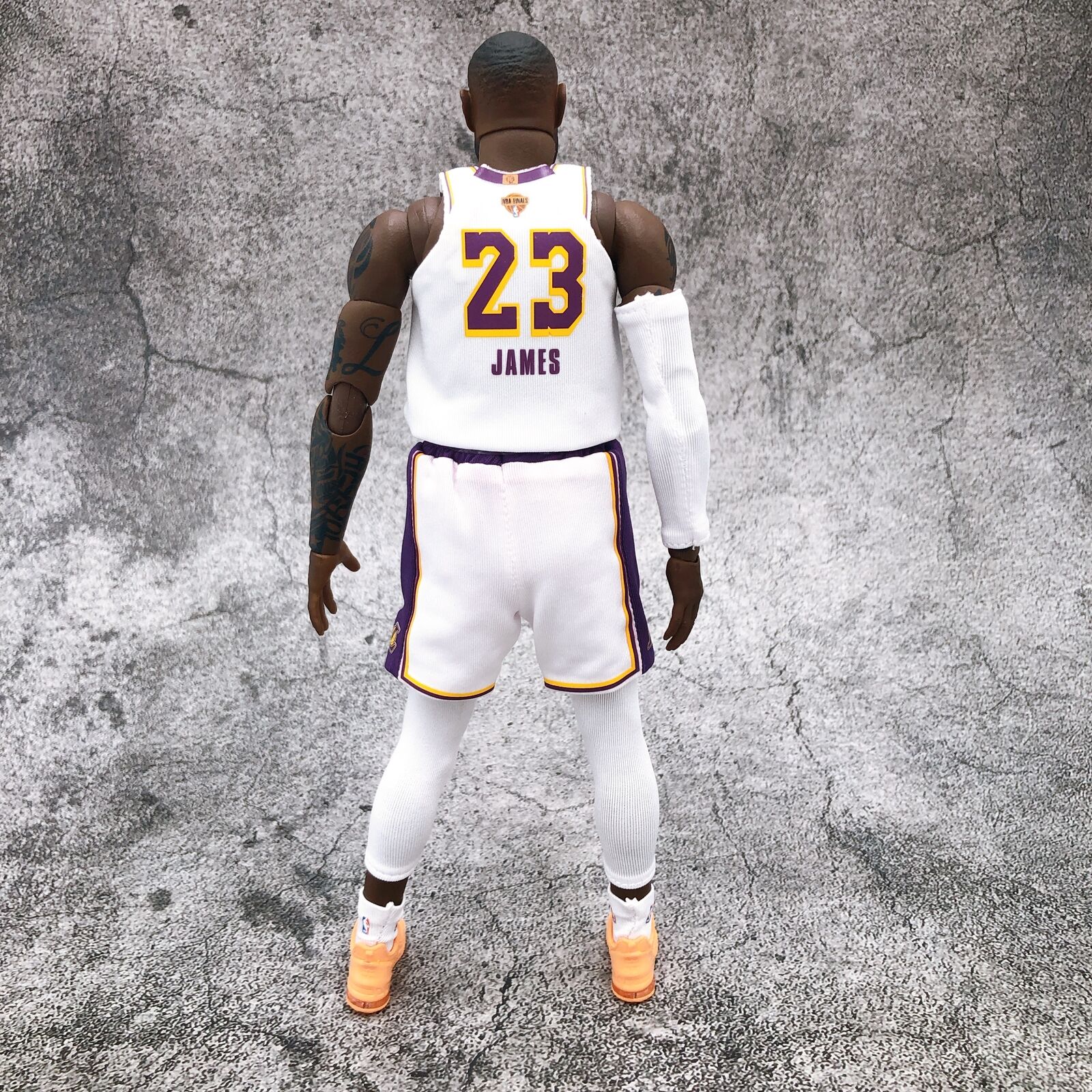 NBA Lakers LeBron James 1/9 Scale Motion Masterpiece MM-1210 [ENTERBAY]