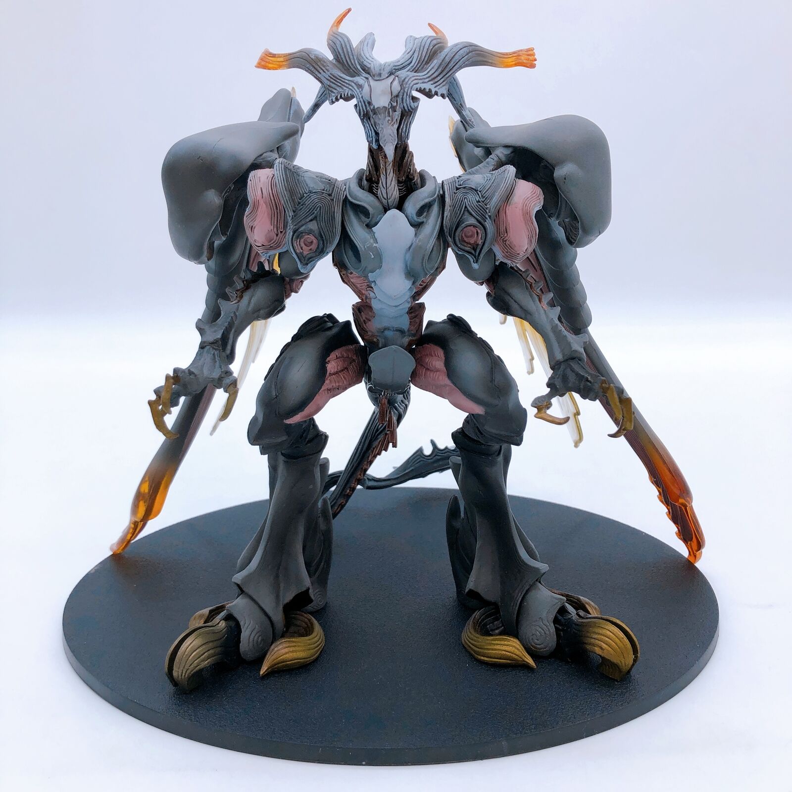 FINAL FANTASY VII ADVENT CHILDREN Bahamut SIN Action Figure