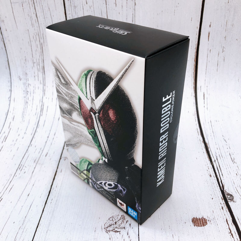 Masked Kamen Rider W Cyclone Joker S.H.Figuarts (True Bone Carving Method) (2021Tamashii Web Shop) [BANDAI SPIRITS]