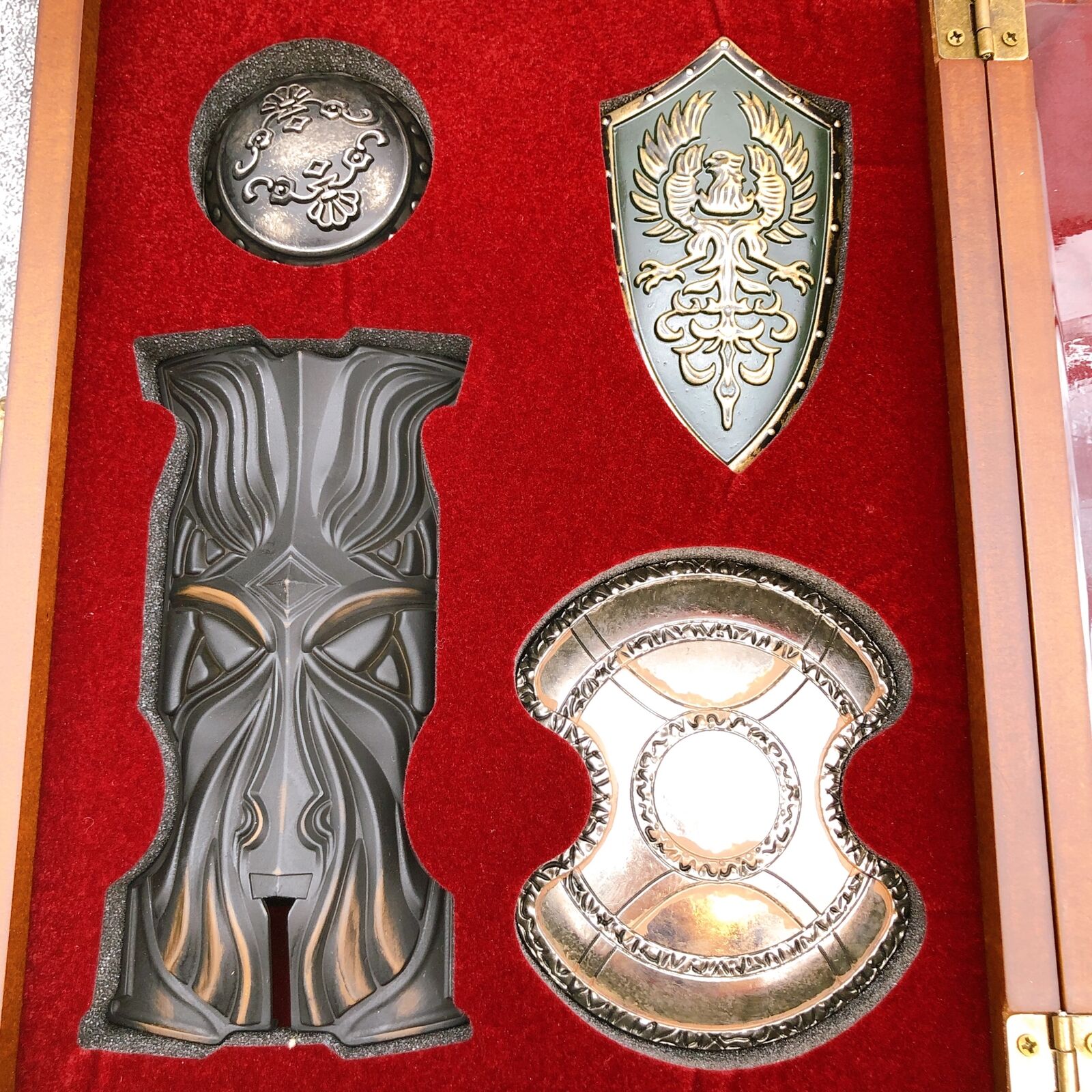 DARK SOULS II Collector's Edition Shields and Weapons Miniature Set