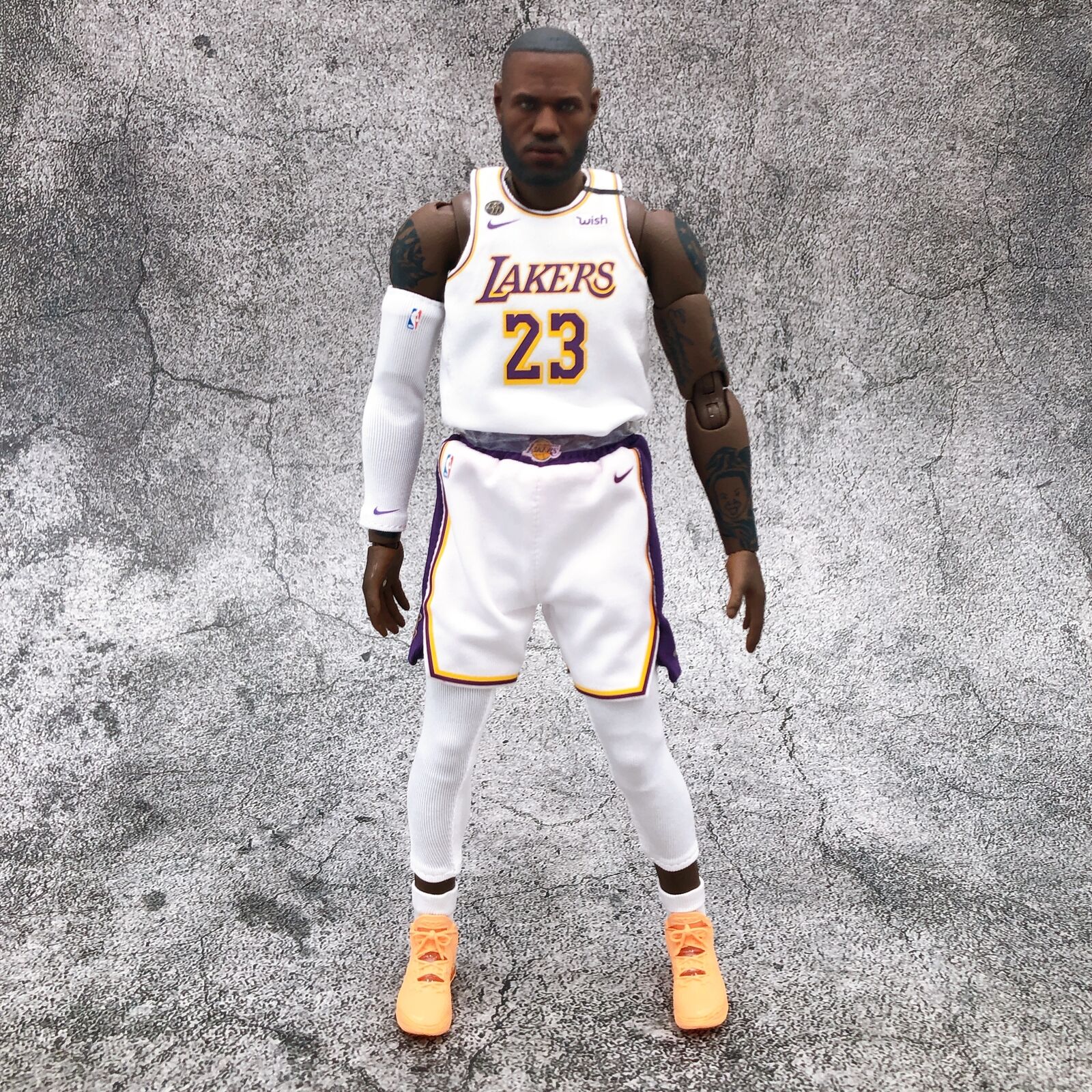 NBA Lakers LeBron James 1/9 Scale Motion Masterpiece MM-1210 [ENTERBAY]