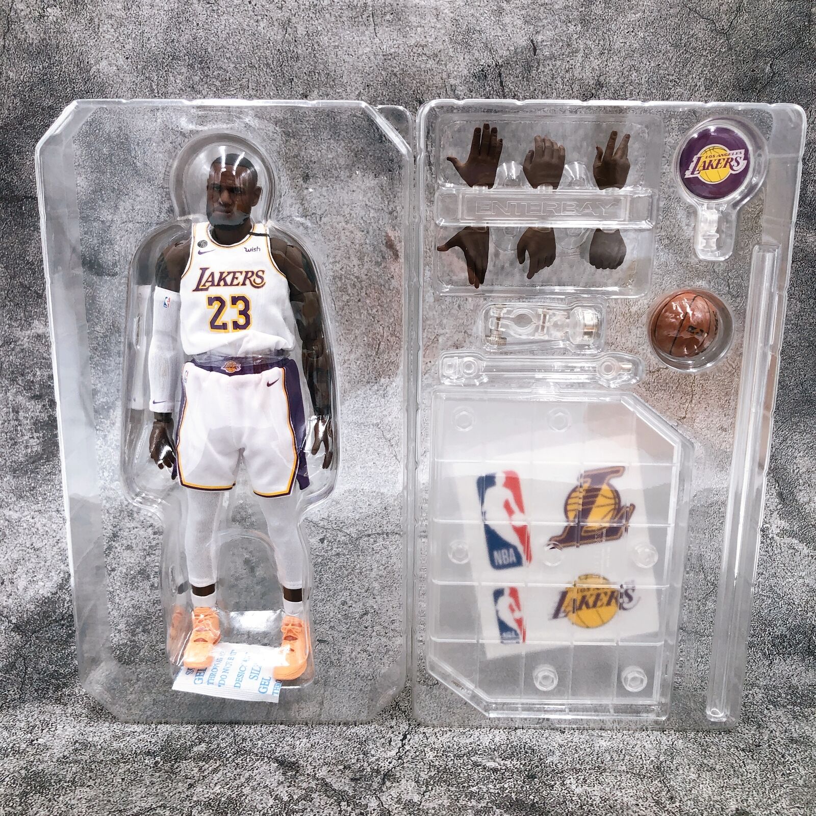 NBA Lakers LeBron James 1/9 Scale Motion Masterpiece MM-1210 [ENTERBAY]