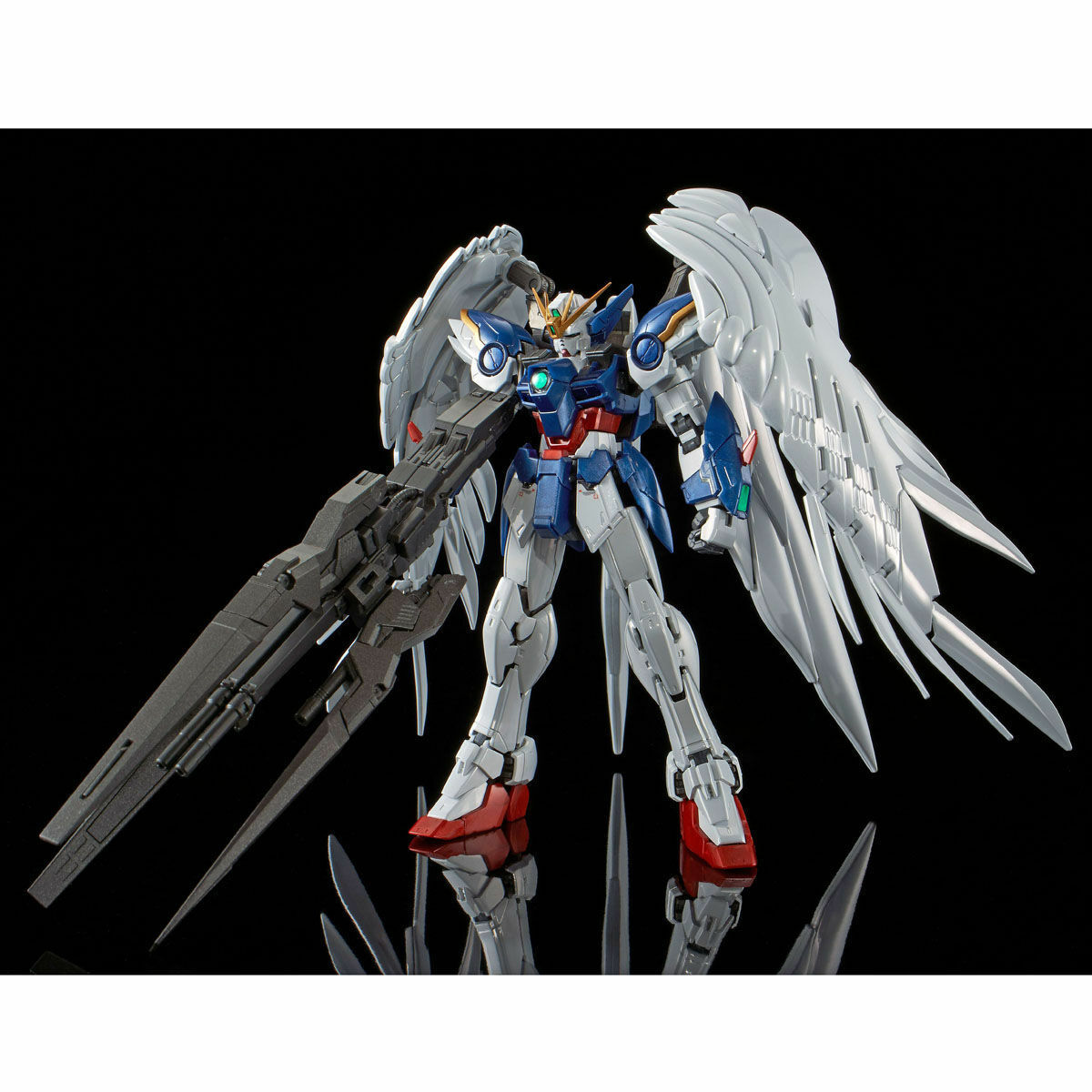 RG 1/144 Wing Gundam Zero EW & Drei Zwerg Titanium Finish [Premium Bandai]