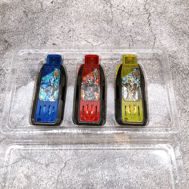 Ultraman Trigger DX Guts Hyper Key Premium Darkness 3 Giant Key Set [Bandai]