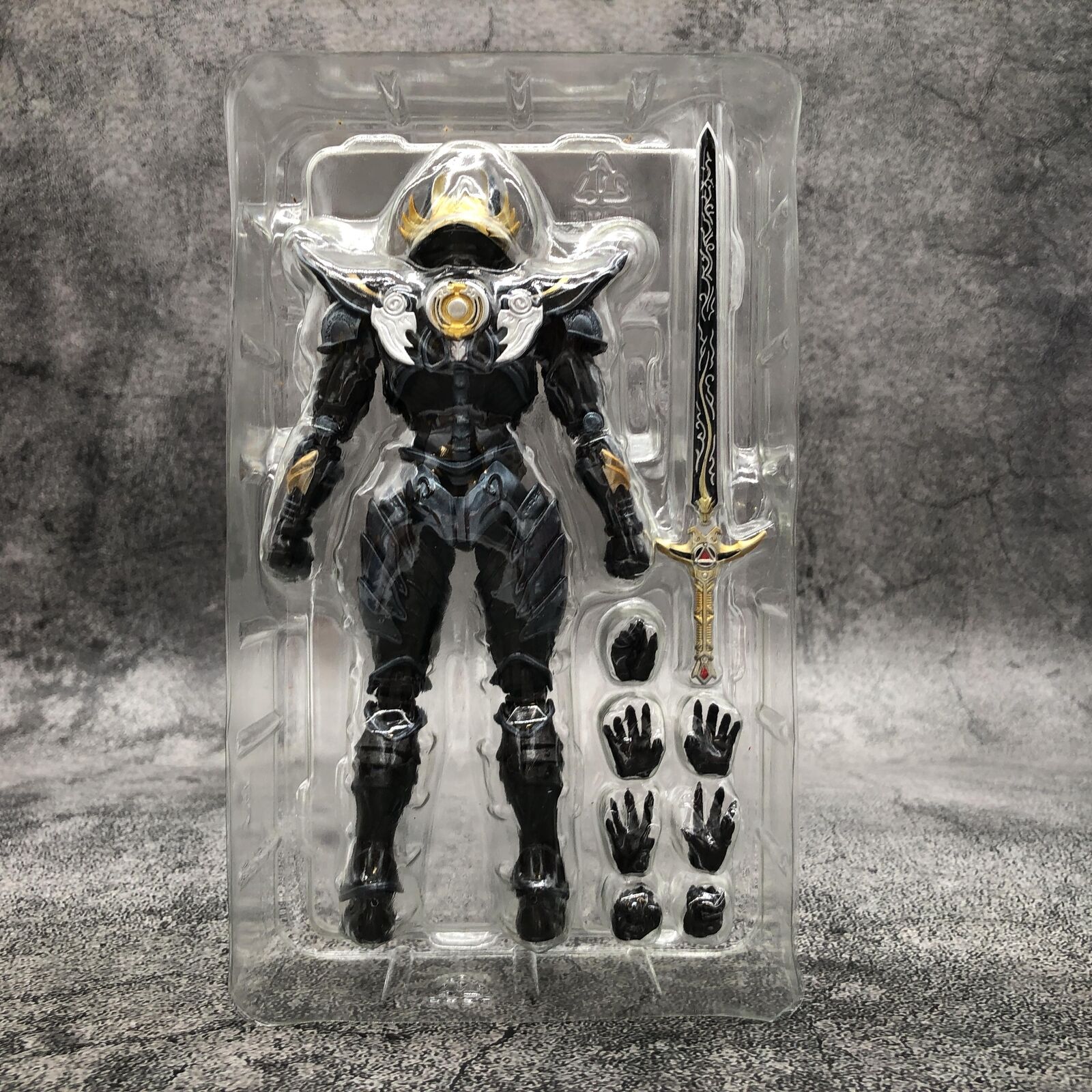 S.H. Figuarts GARO RYUGA Ver. 送料込み S.H.Figuarts Gold Knight Garo Ryuga Version Figures Bandai