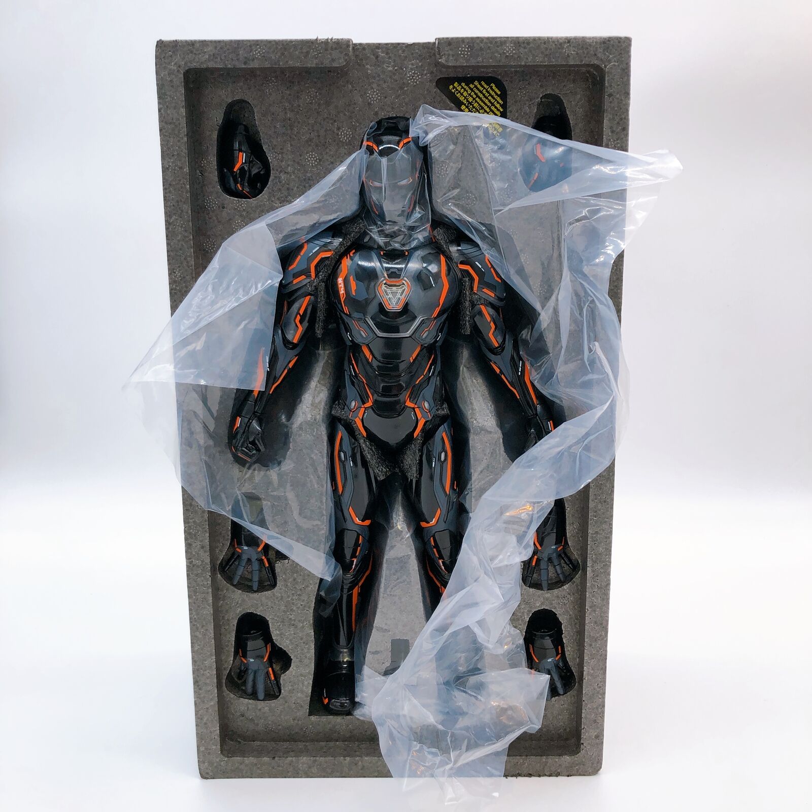アイアンマン ネオンテック アベンジャーズ インフィニティウォー 4.0 Amazon.co.jp: Hot Toys アイアンマン ネオンテック