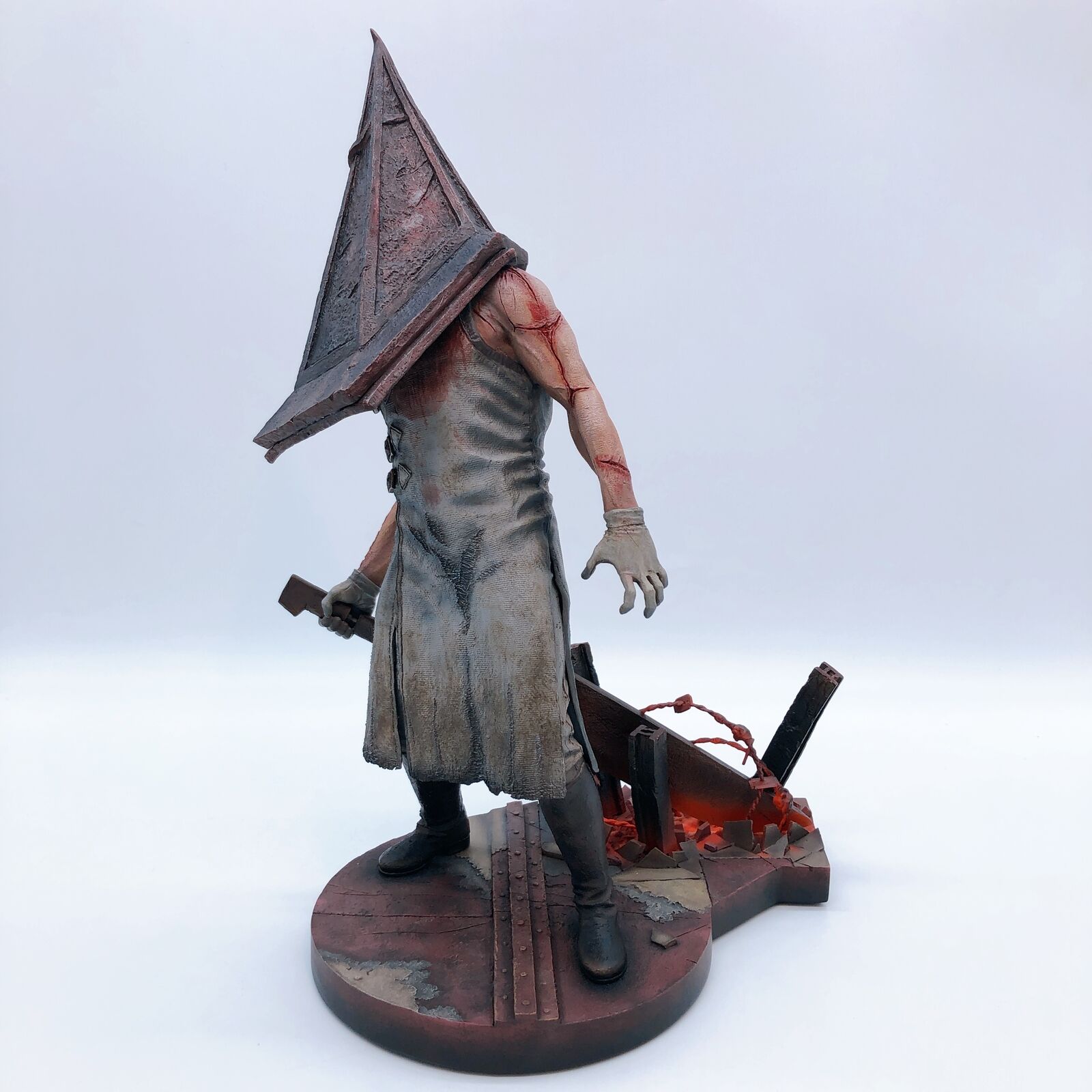 【GECCO】SILENT HILL / エクセキューショナー1/6スケール ジェイムス・サンダーランド 1/6スケール スタチュー | Gecco