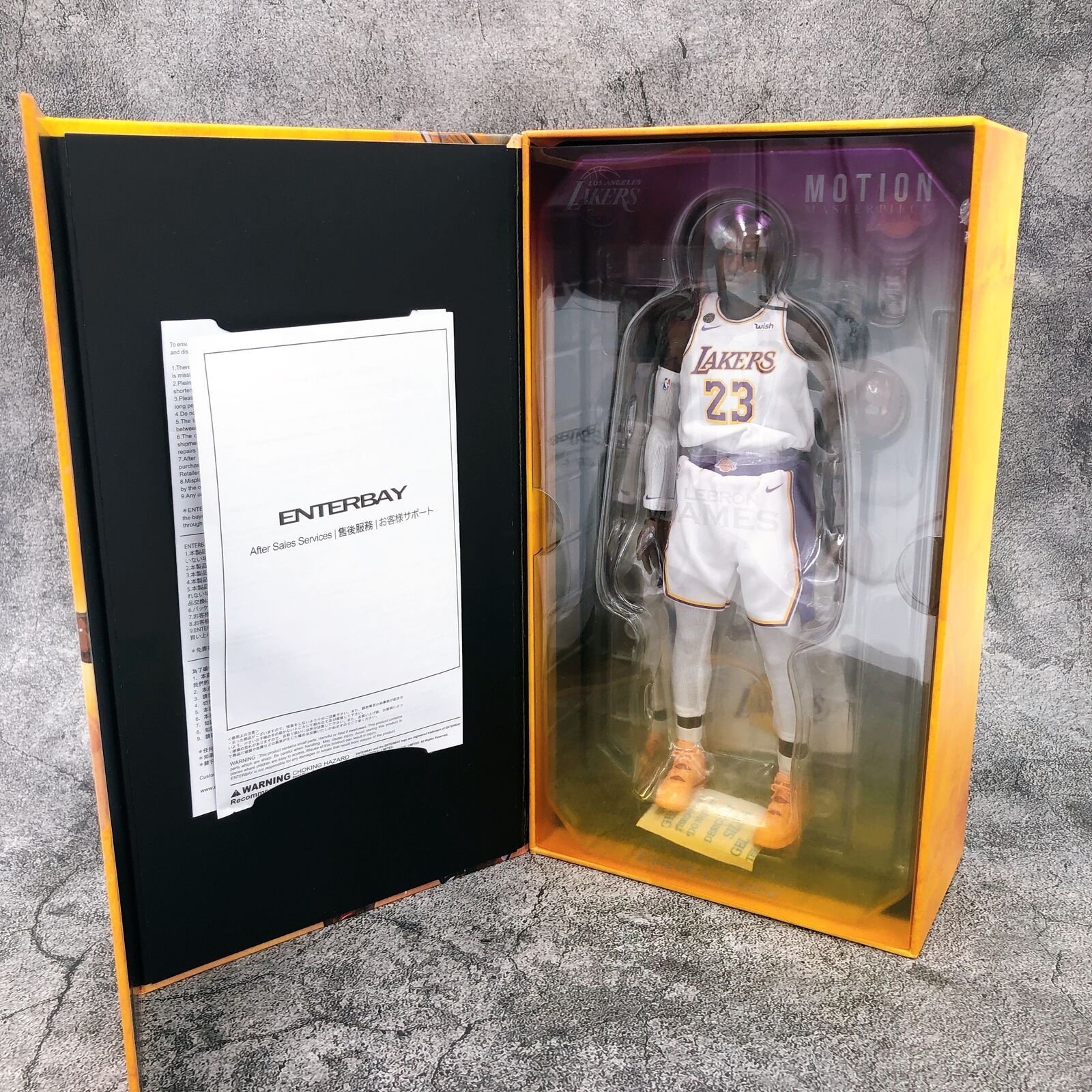 NBA Lakers LeBron James 1/9 Scale Motion Masterpiece MM-1210 [ENTERBAY