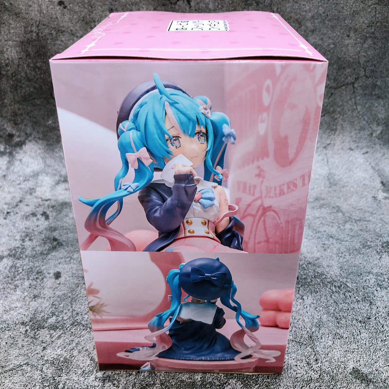 Hatsune Miku Sailor Suit in Love Noodle Stopper Figure [FuRyu]