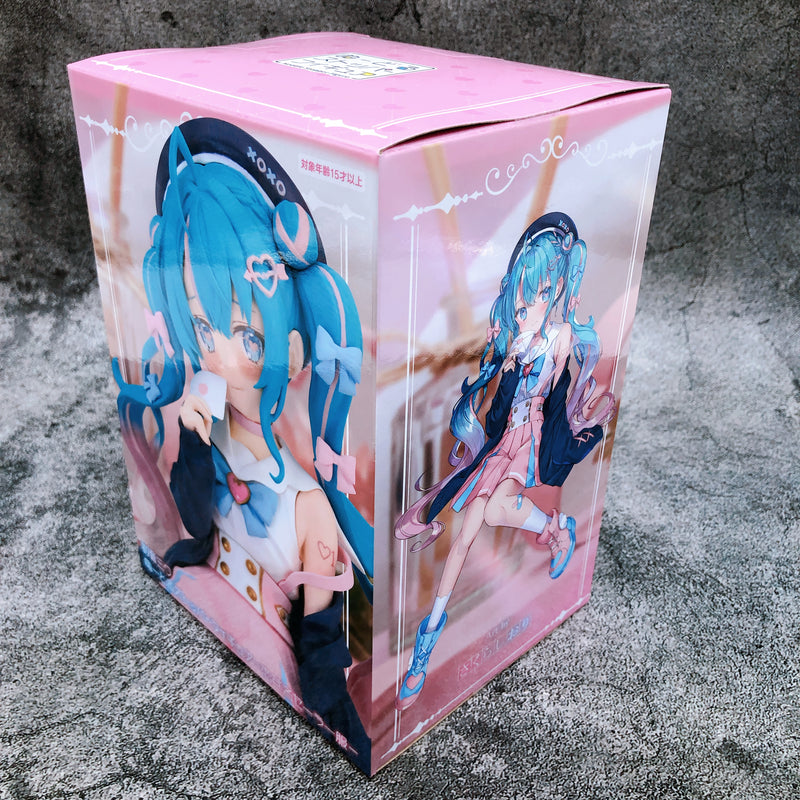 Hatsune Miku Sailor Suit in Love Noodle Stopper Figure [FuRyu]